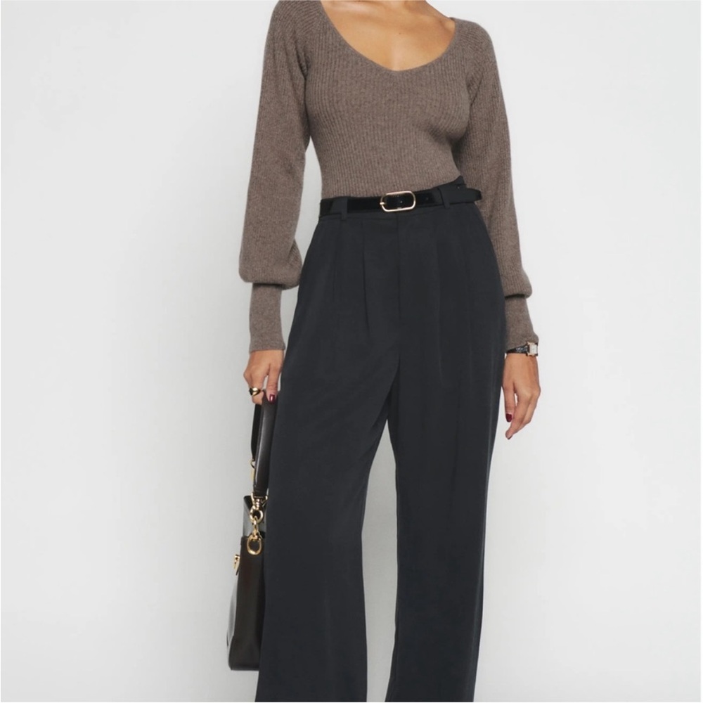 Reformation Hart Cashmere Sweater in the color Cocoa Brown size XS